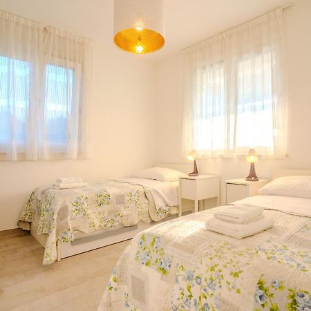 Apartman Polje Njivice Exterior photo