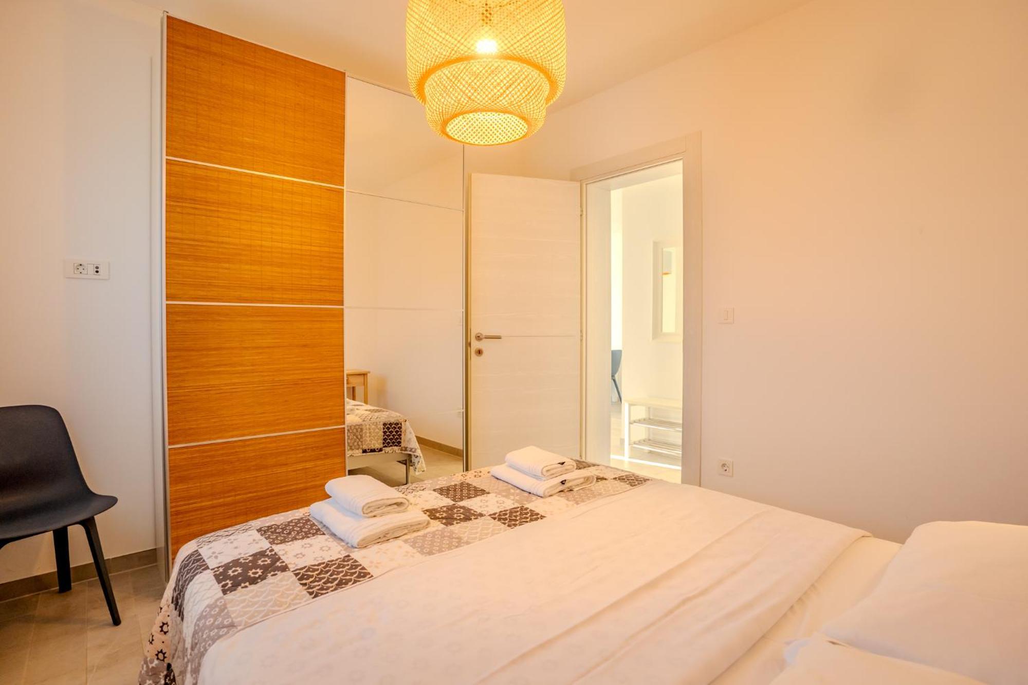 Apartman Polje Njivice Exterior photo